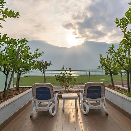 Garda Suite Hotel (Adults Only) Лимоне сул Гарда Екстериор снимка