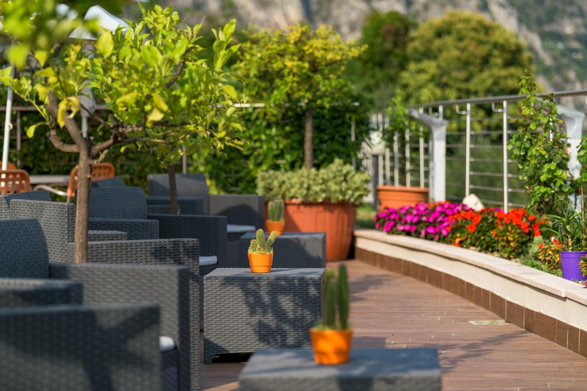 Garda Suite Hotel (Adults Only) Лимоне сул Гарда Екстериор снимка