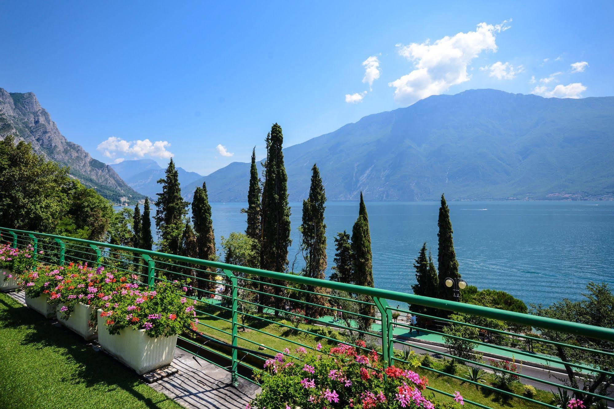 Garda Suite Hotel (Adults Only) Лимоне сул Гарда Екстериор снимка