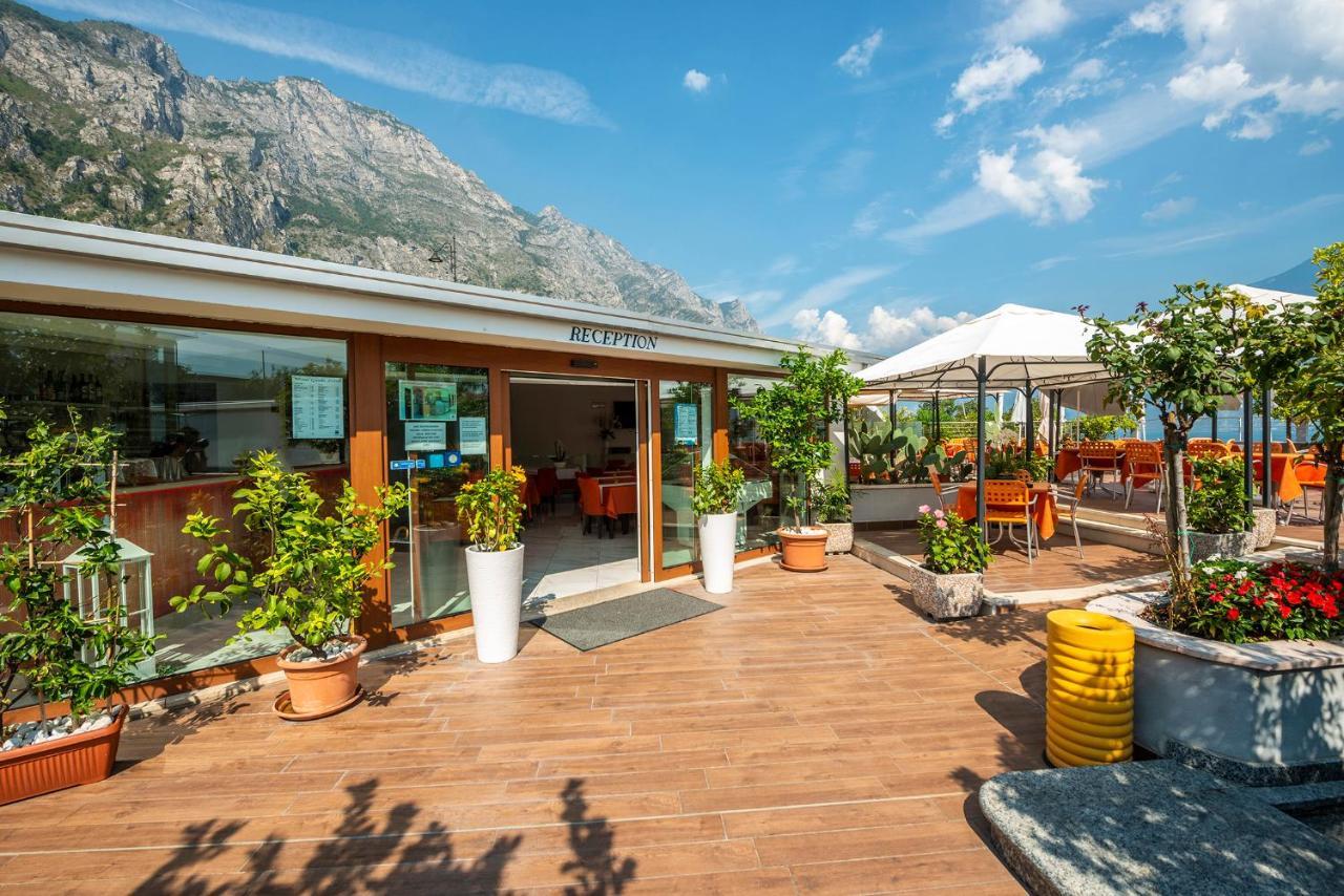 Garda Suite Hotel (Adults Only) Лимоне сул Гарда Екстериор снимка